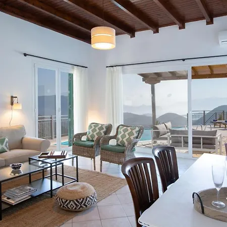 别墅 Peaceful With Stunning Sea Views Fternon